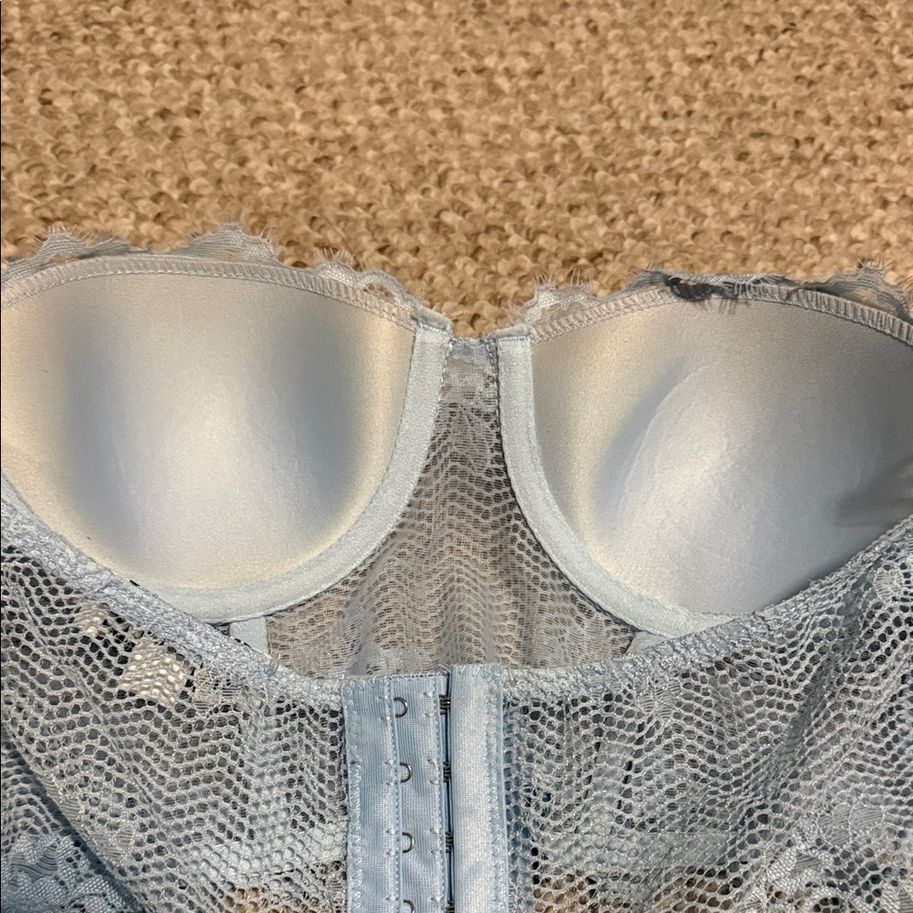 Lace Bustier - Picture 5 of 5